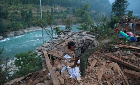 Nepal quake: UN response continues, as aftershocks leave families traumatized