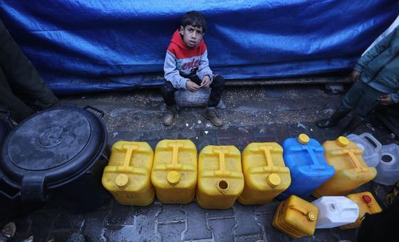 Health system ‘barely surviving’, as OCHA calls for Gaza aid restrictions to end