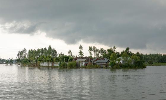 Torrential rains and floods in South Asia endanger millions of children, warns UNICEF