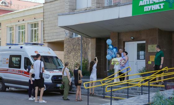 Kyiv hospital struggles to care for patients amid air strikes